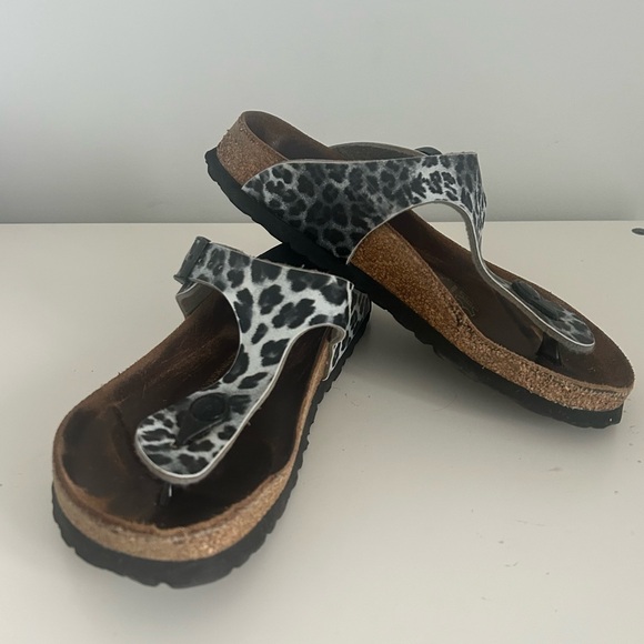 Silver Leopard Print Gizeh Papillio Birkenstock Sandals - Picture 2 of 7
